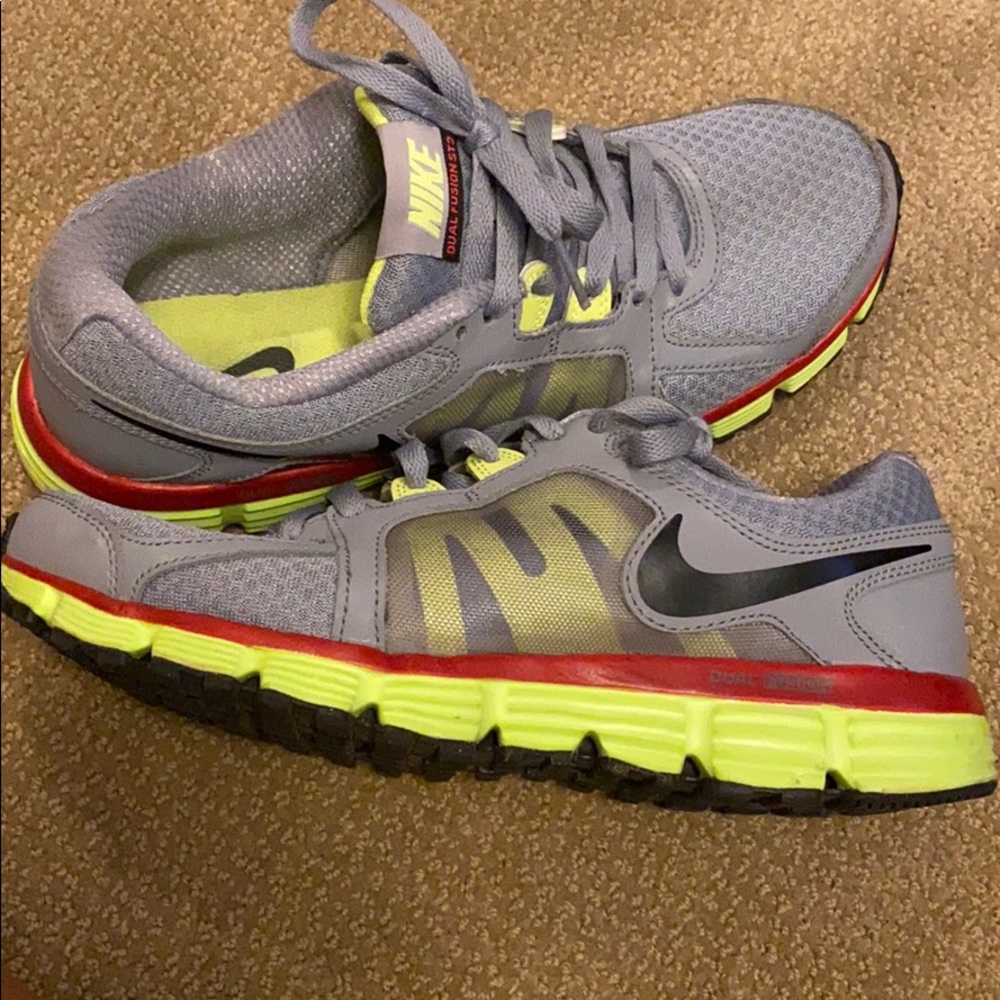 Nike, Dual Fusion ST2